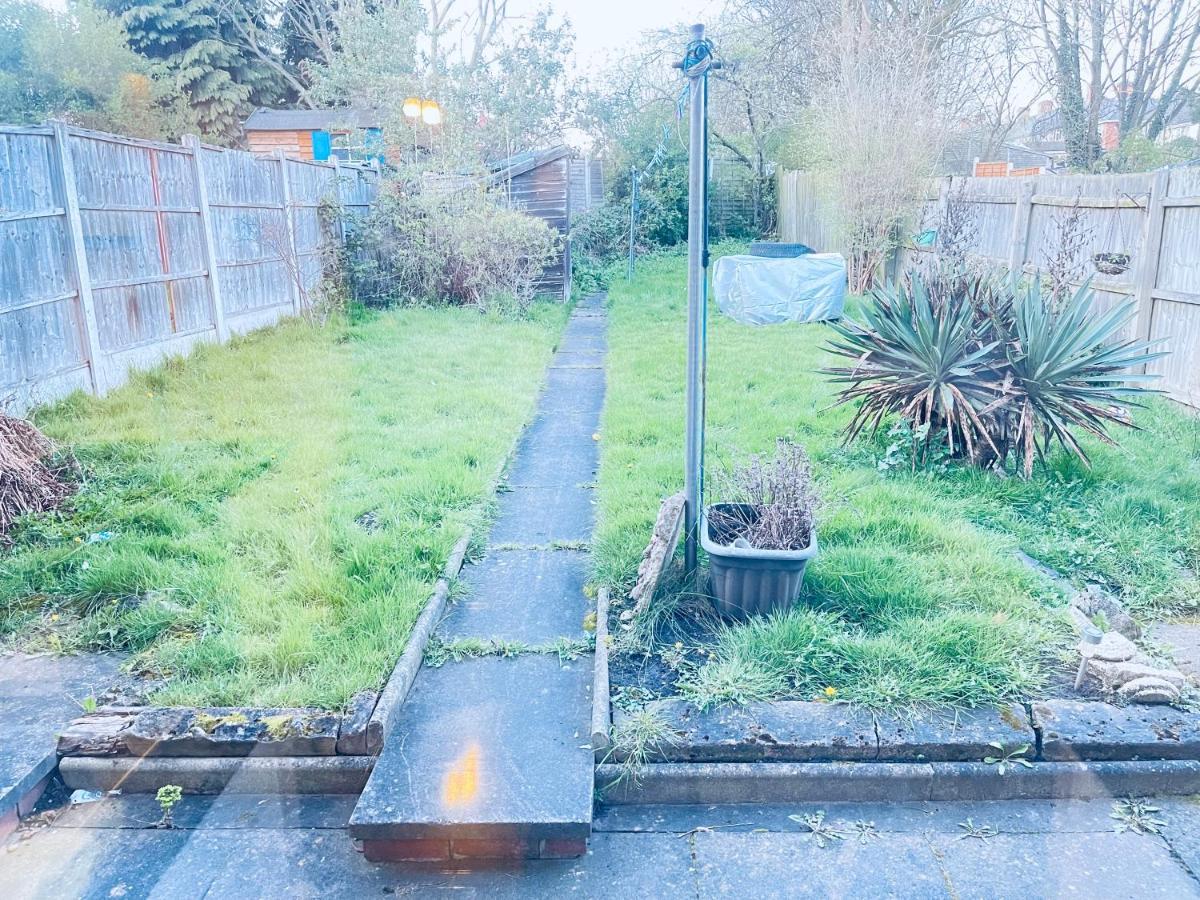 3 Bedroom Holiday House,Close To M6-Express Way To Centre Birmingham Exterior foto