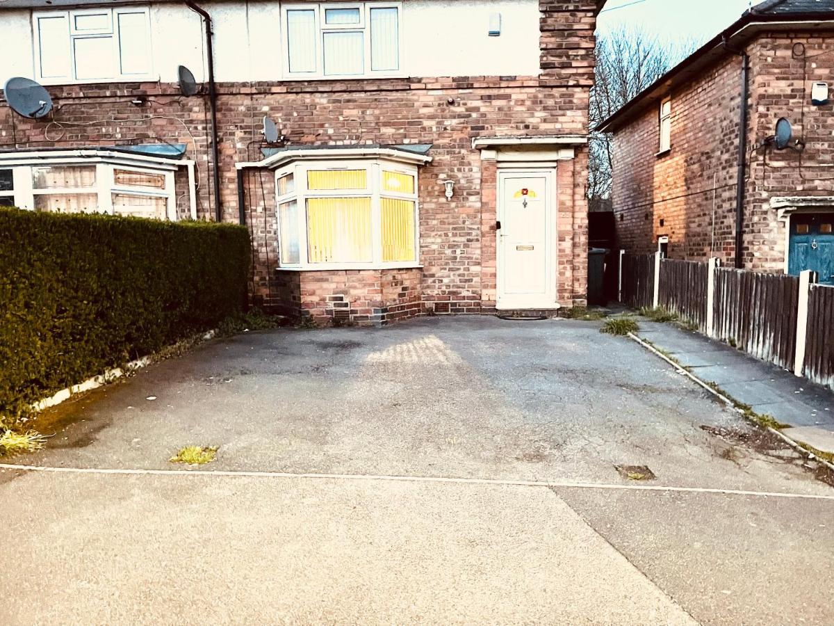 3 Bedroom Holiday House,Close To M6-Express Way To Centre Birmingham Exterior foto