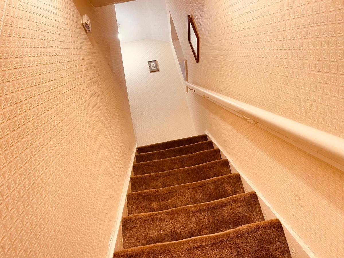 3 Bedroom Holiday House,Close To M6-Express Way To Centre Birmingham Exterior foto